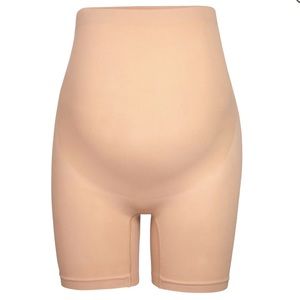 SKIMS Maternity Sculpting Short Mid Thigh S/M